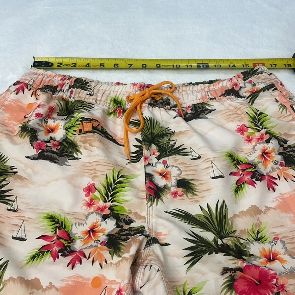 Sperry Cream Board Shorts with Tropical Print MENS SIZE L